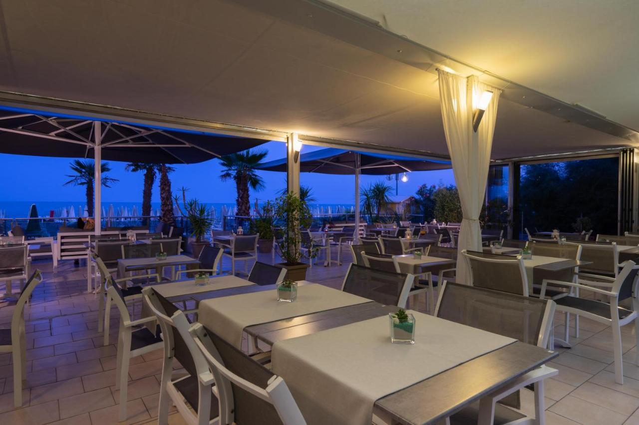 Hotel Delaville Frontemare Lido di Jesolo Buitenkant foto